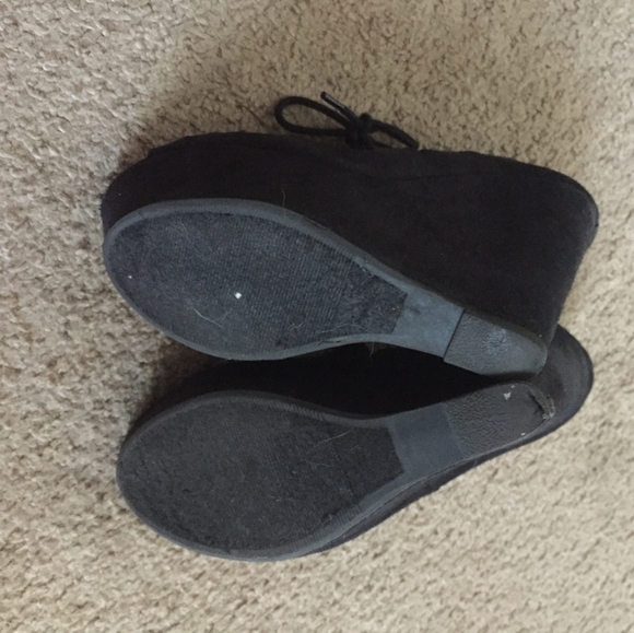 Charlotte Russe Black Wedge Platform High Heels - - Picture 6 of 6